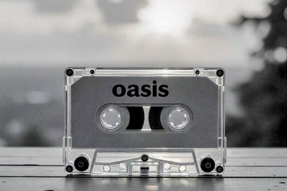 Cinta de cassette con las canciones de Oasis. Cassette tape with Oasis songs.